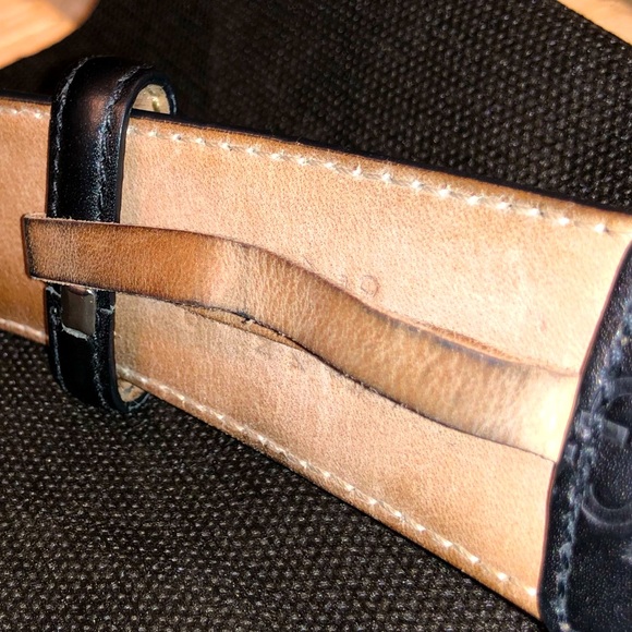 GUCCI - Signature Leather Belt - 80-32 - Picture 10 of 16